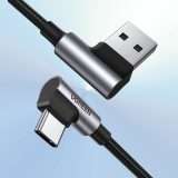 Cavo USB-C a 90 gradi: quando la forma è sostanza
