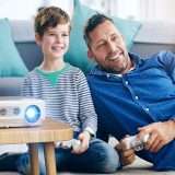 Prime Day: proiettore FHD Wi-Fi e BT scontato di oltre 100 euro