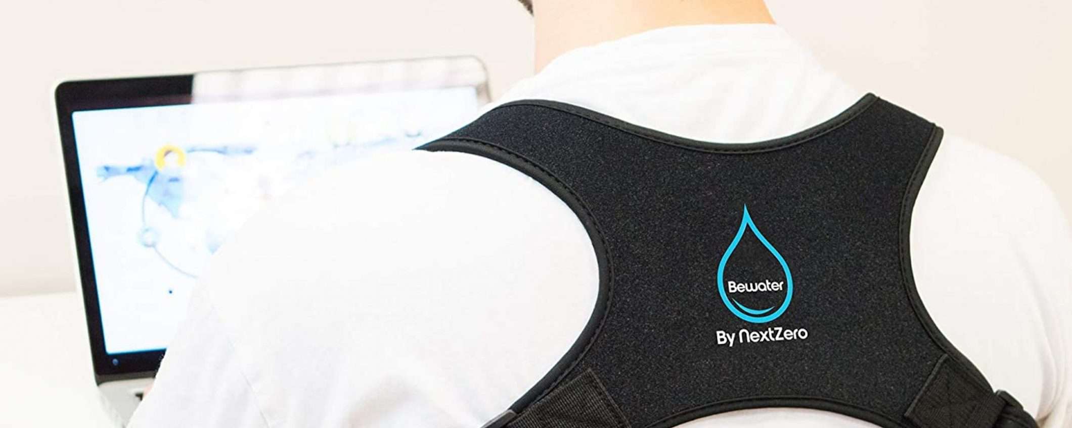 Su con le spalle, su con la vita: correggi la postura