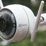 Parti senza pensieri grazie alla telecamera per la videoserveglianza IP66