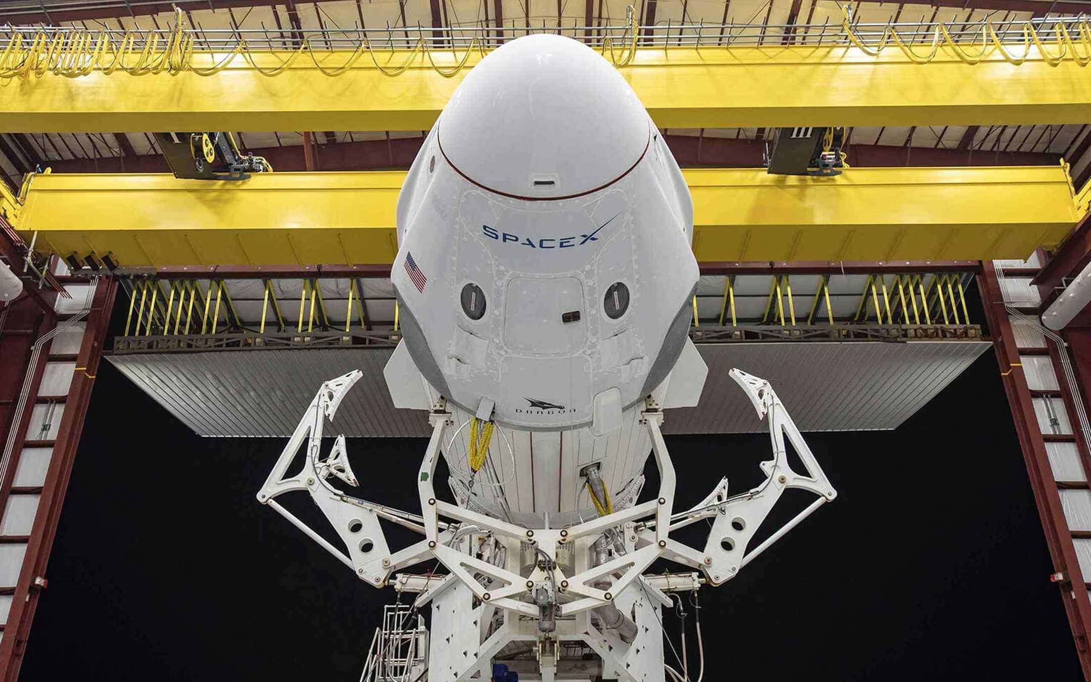 Inspiration4 Crew Dragon con toilet panoramica