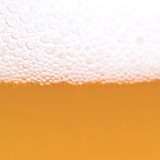 Birra fresca grazie al supporto del monitor (ebbene si)