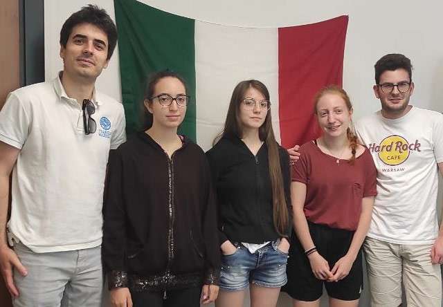 Il team italiano alla competizione European Girls' Olympiad in Informatics