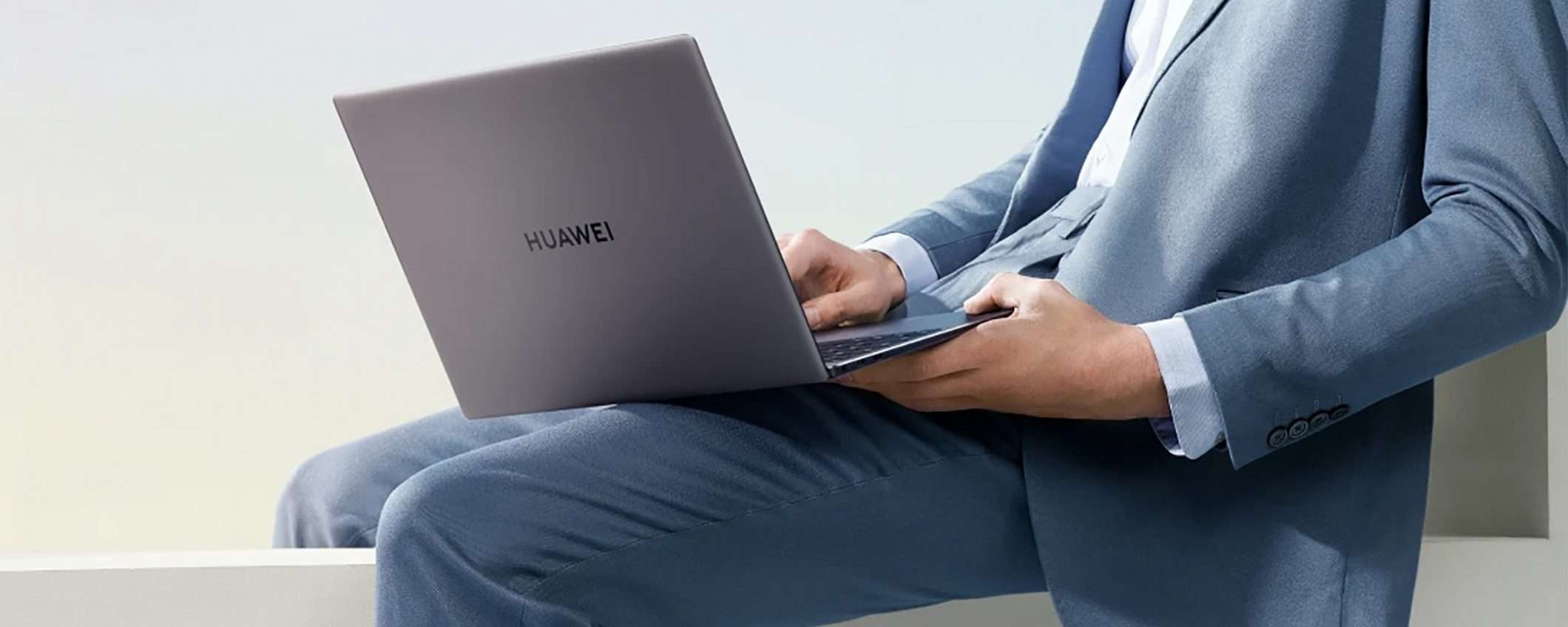 Huawei, laptop top di gamma assoluto: SCONTO 400 €
