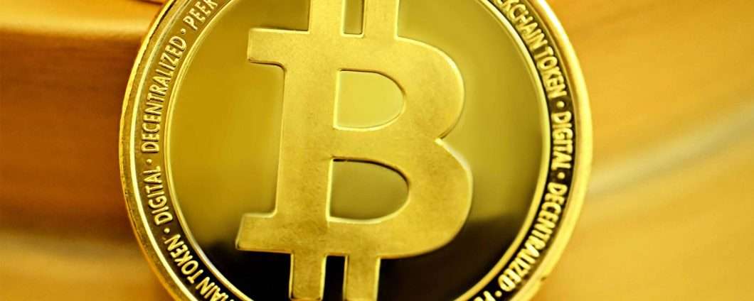 Bitcoin di nuovo a 50000 dollari, dopo un mese