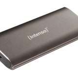 Grandi prestazioni in un formato compatto con l'SSD portatile Intenso