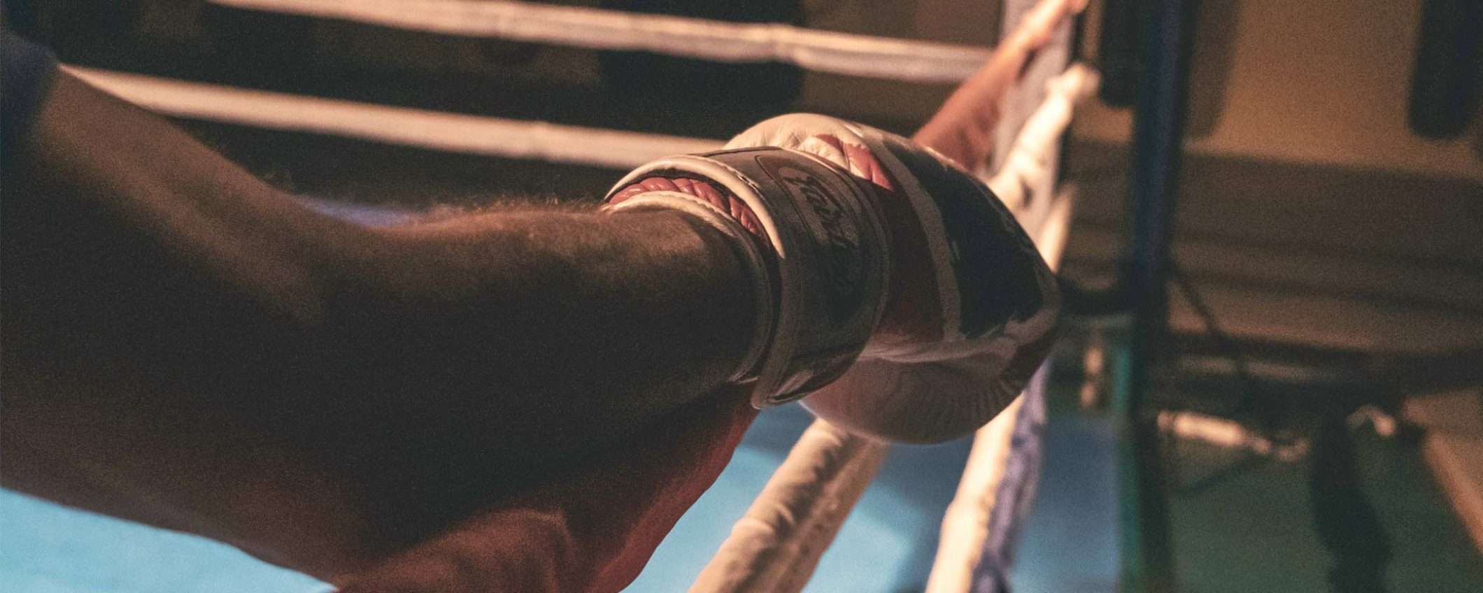 DAZN sul ring con Snapchat: la stretta di mano