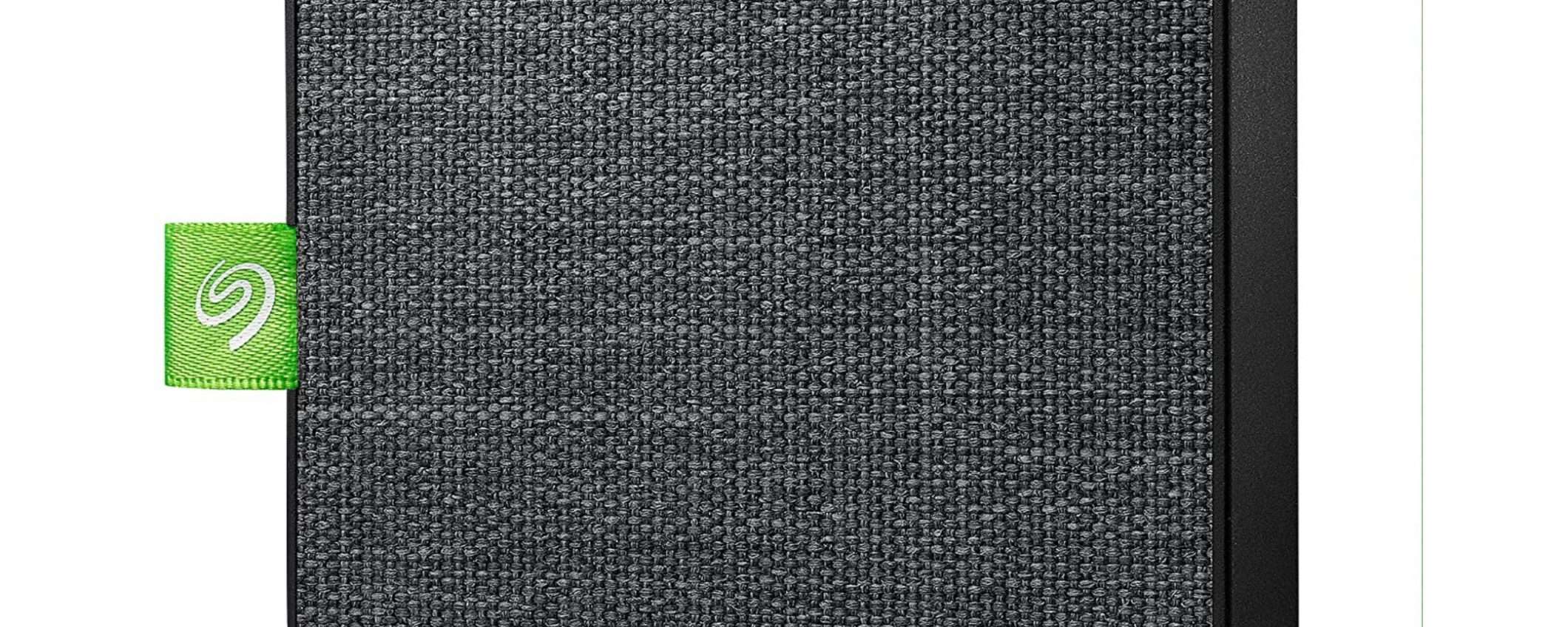 SSD portatile 1TB con abbonamento Adobe e Mylio scontato di oltre metà prezzo