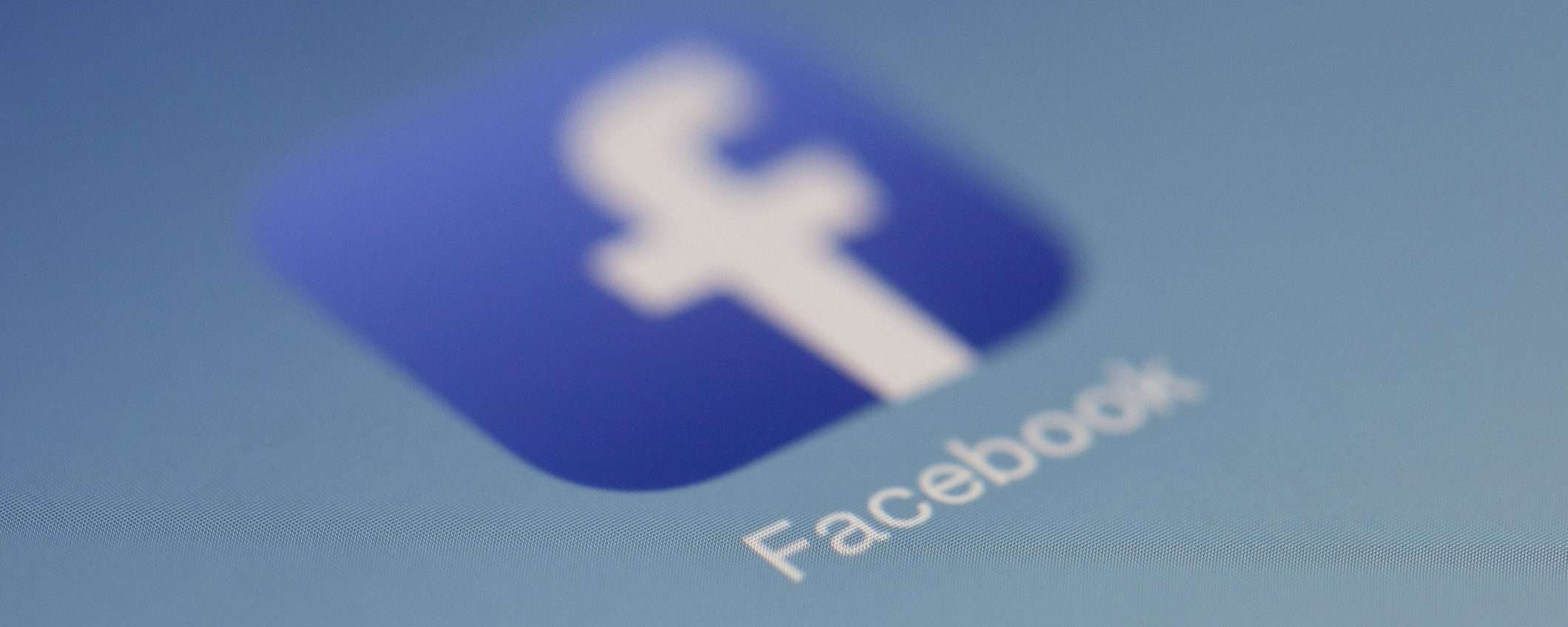 Facebook: cambia l'algoritmo e ritorna Messenger