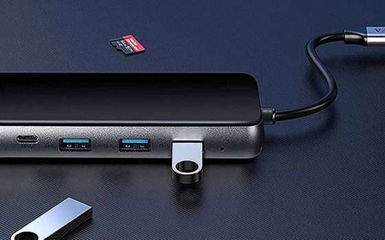 Hub USB-C esagerato (12-in-1): forte sconto Amazon