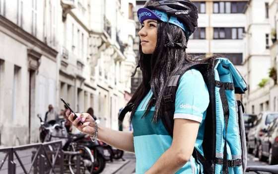 Deliveroo ha violato i diritti dei rider francesi