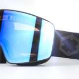 Electra, la maschera da sci che si adatta la luminosità