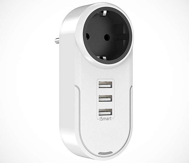 La presa 4-in-1 con con una CA e tre USB presa CA e 3 porte USB