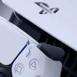 Prova a vendere la PS5, gli sparano