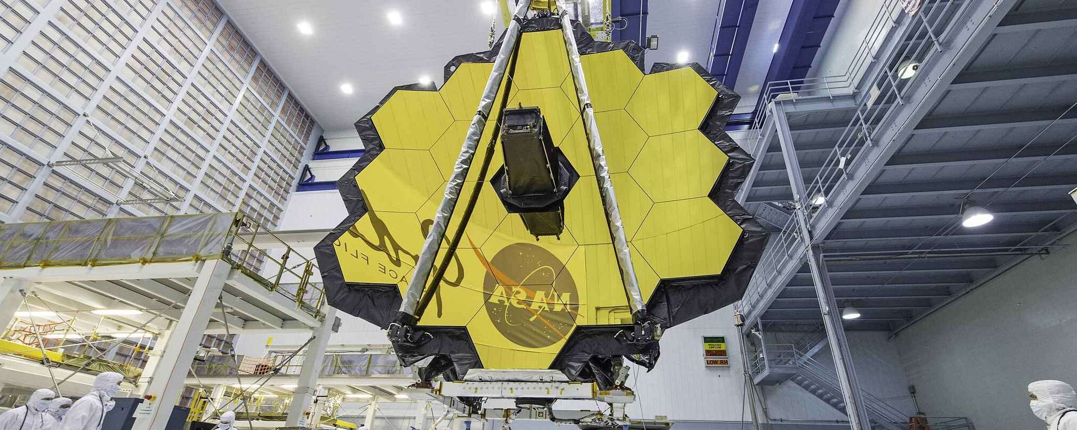 James Webb Space Telescope: specchio primario aperto