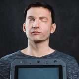 Azienda paga le vostre identità 180 mila euro per i robot