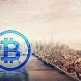 Bitcoin scende ma gli analisti si aspettano un impulso al rialzo