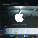 iPhone: Apple testa vari prototipi pieghevoli