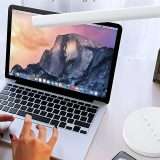 Lampada che ricarica lo smartphone: un affare su Amazon