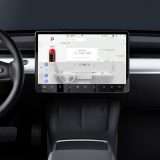 La Tesla fa meno strada, ma vuoi mettere l'infotainment?