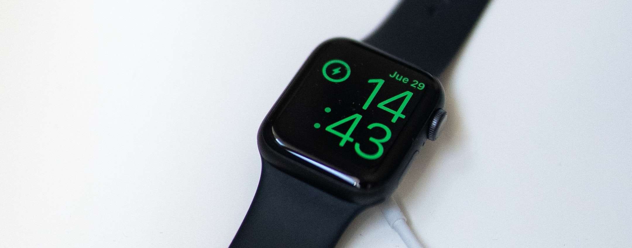Apple Watch: risolto il bug con i caricatori terzi