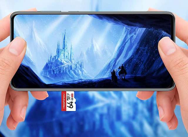 La scheda microSD da 64 GB di Hephinov