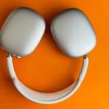 AirPods Max 2: controlli touch per Siri e musica