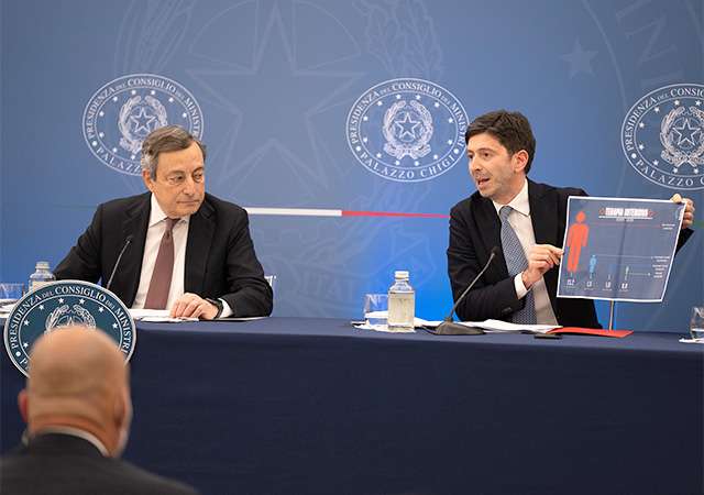 Mario Draghi e Roberto Speranza (10 gennaio 2022)