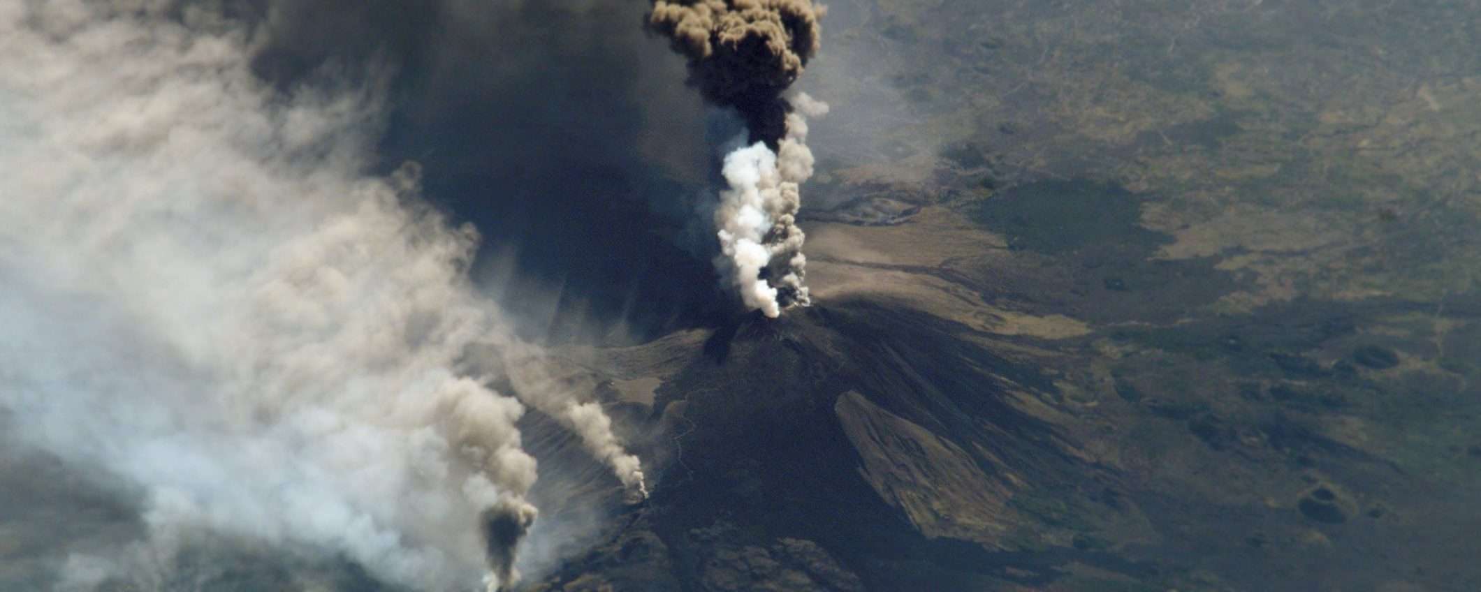 Etna, la prima eruzione in diretta streaming