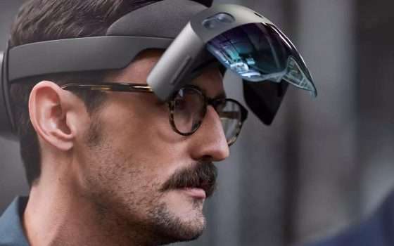 HoloLens 2 fuori produzione: stop aggiornamenti dal 2028