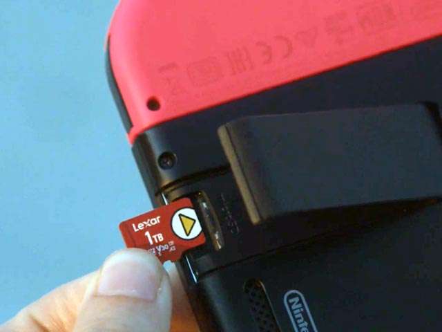 La microSD da 1 TB della linea Lexar PLAY è compatibile con Nintendo Switch