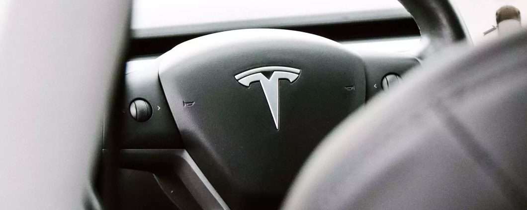 Elon Musk ai dipendenti Tesla: tornate in ufficio