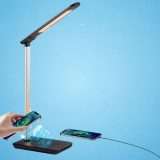 Lampada da tavolo LED con ricarica wireless: praticamente REGALATA