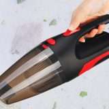 Svendita su Amazon: il mini aspirapolvere SENZA fili al minimo