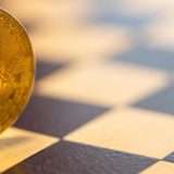 Bitcoin perde la scena: l'oro supera i 2mila dollari per Oncia