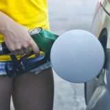 Prezzi benzina e gasolio in picchiata: effetto tagli