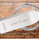 256 GB di spazio su una chiavetta USB 3.0 WATERPROOF, ora e subito