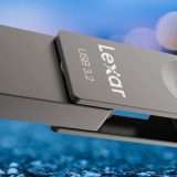 Chiavetta USB doppia, 32 GB di spazio e INDISTRUTTIBILE a soli 8€