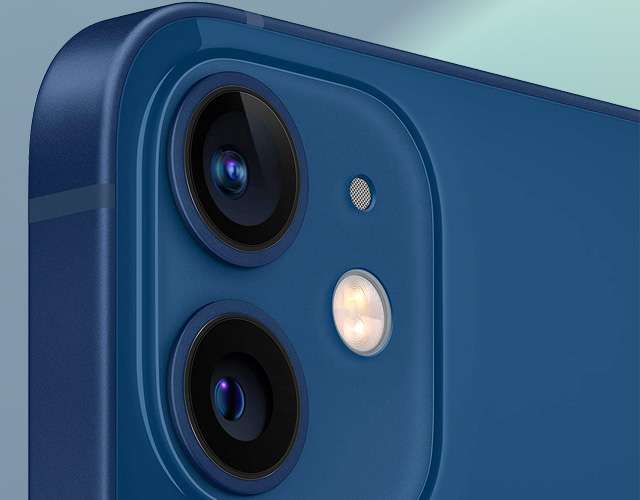 iPhone 12 mini nella colorazione Azzurro