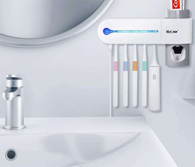MECO: porta spazzolini con sterilizzatore e dispenser per il dentifricio