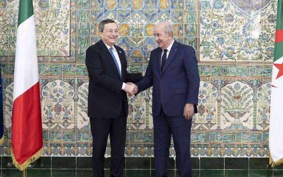 Più gas dall'Algeria, poi le rinnovabili