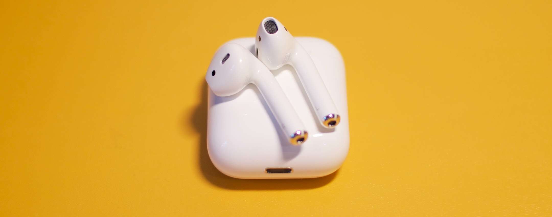 AirPods: Apple rende disponibile un nuovo firmware