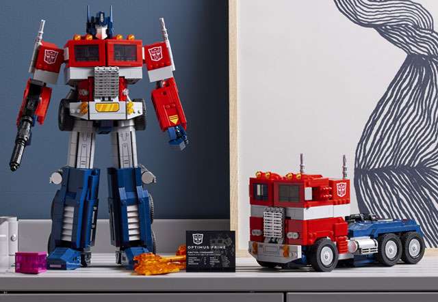 LEGO Transformers: Optimus Prime sarà disponibile da inizio giugno