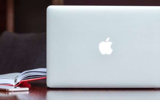 Trimestrale Apple: bene gli iPhone, male i Mac