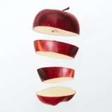 E se iPhone 16 avesse solo la ricarica wireless?