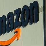 Recensioni false: Amazon denuncia un broker in Italia