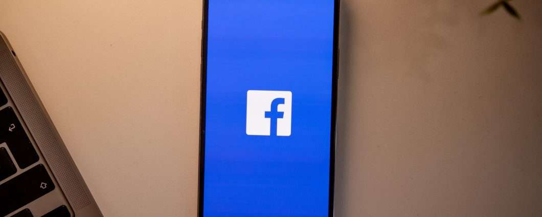 Facebook mostra feed separati per amici e suggerimenti