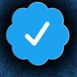 Badge blu indesiderati, Twitter rischia denunce