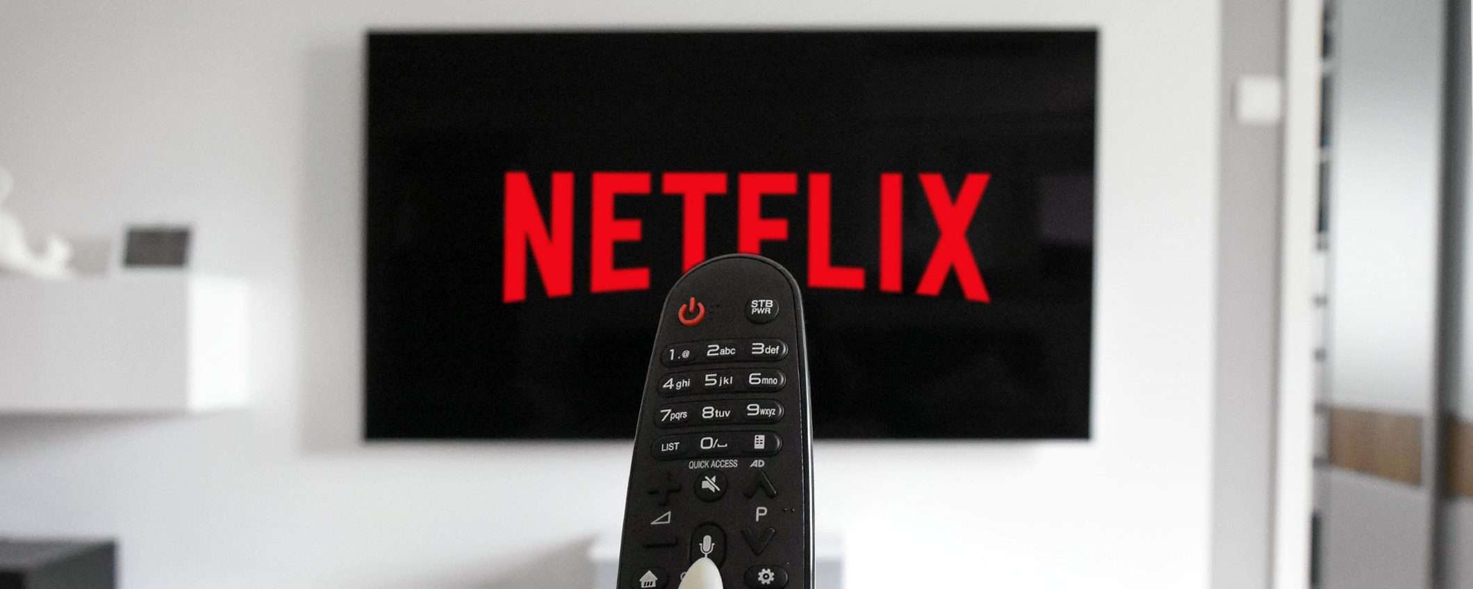 Netflix e abbonamento condiviso: 'Aggiungi una casa'