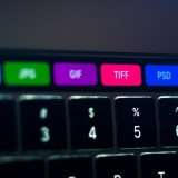 MacBook Pro: il primo con Touch Bar diventa vintage